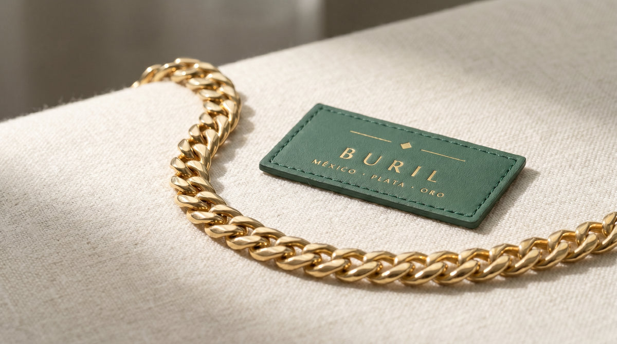 Cadena de oro BURIL en fotografía editorial